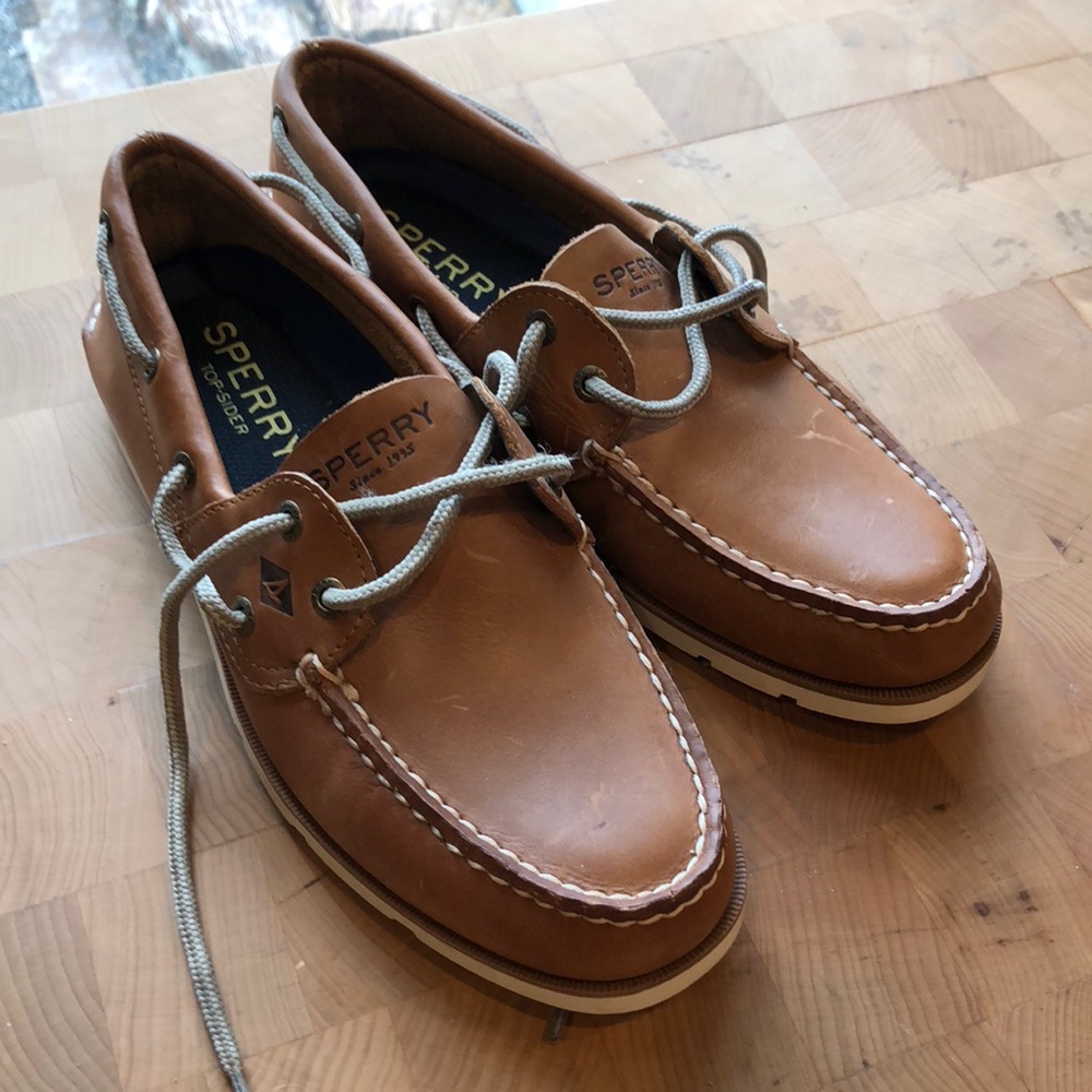 Men’s size 8 Sperry Top-Sider deck loafers. NWOT.